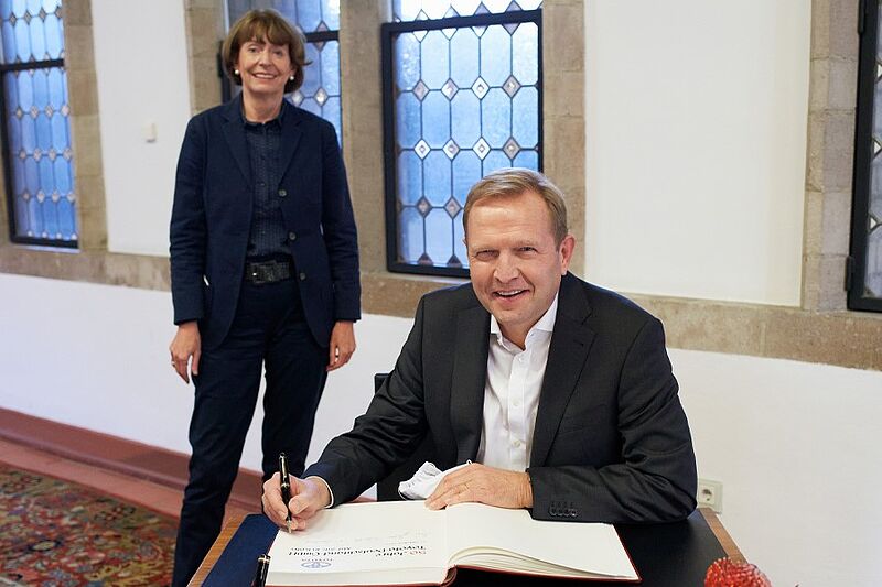 Köln würdigt Toyota in Deutschland